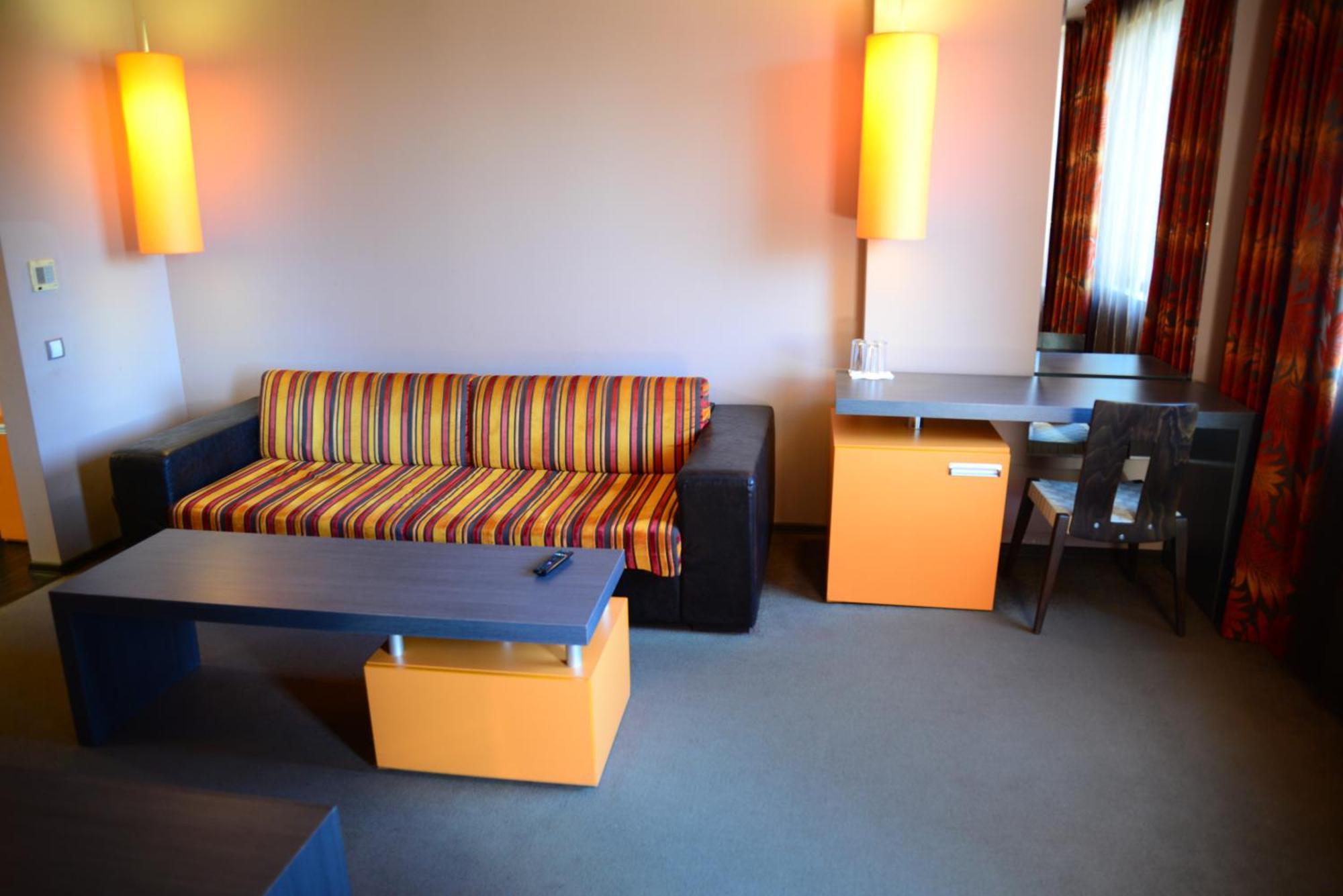 North Beach Hotel プリモルスコ エクステリア 写真